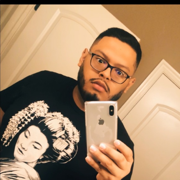 Meet your Posher, Rogelio - Picture 2 of 2